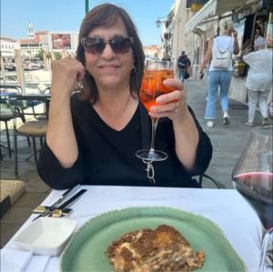 Meet your Posher, Angela